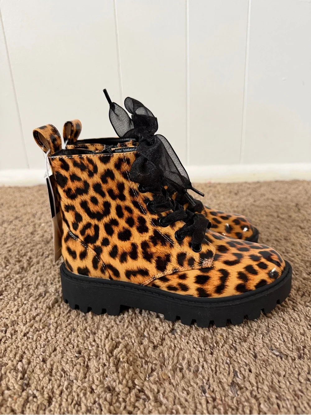 Art Class Girls Leopard Print Combat Boots Size 1 Chunky Lug Sole NWT